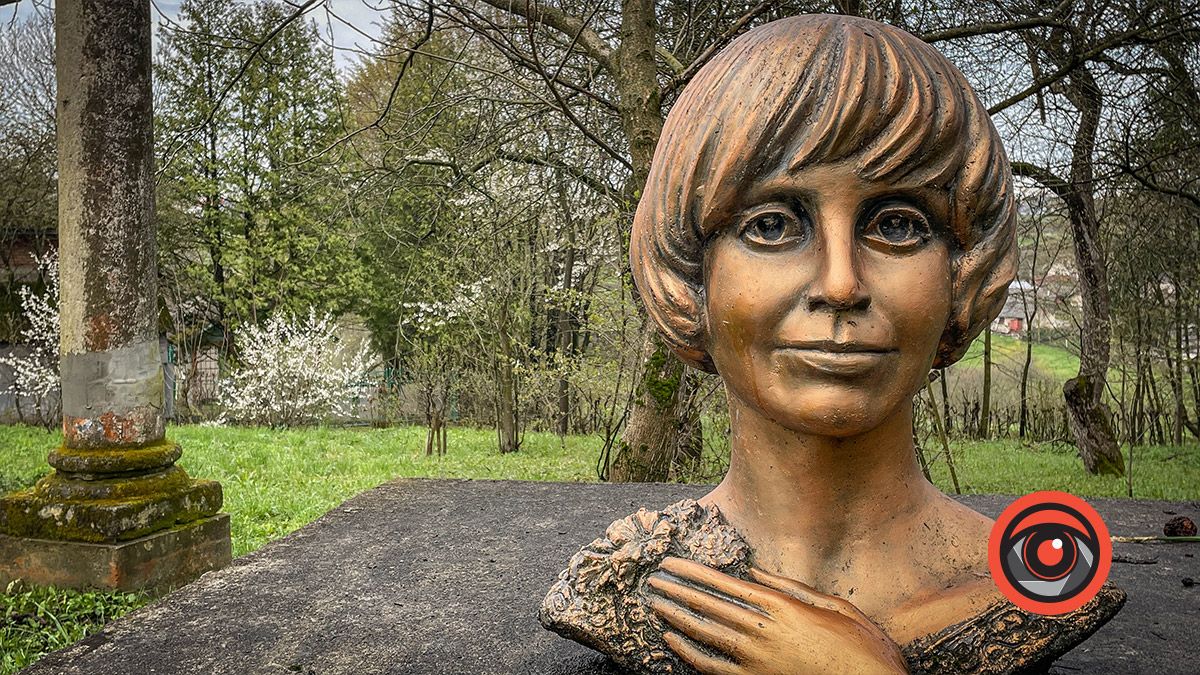 Фотоекскурсія у Музей Квітки Цісик, що в селі Ліски