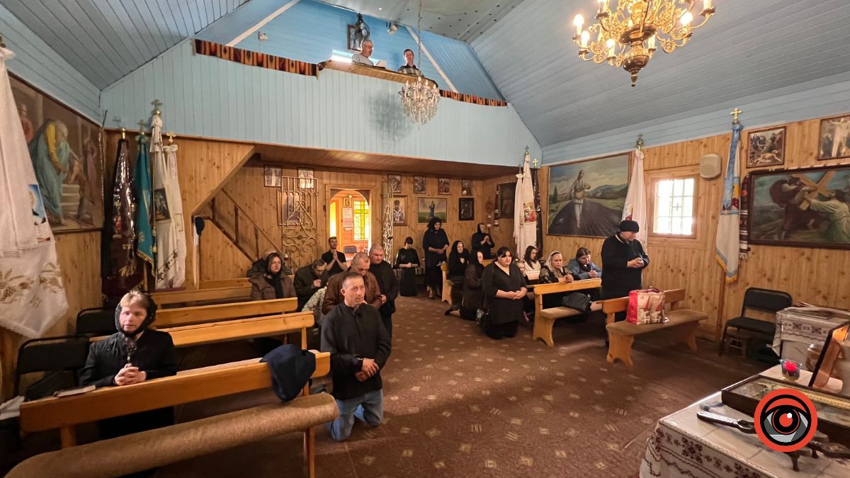 У Нижньому Вербіжі освятили пам'ятник на могилі Героя Михайла Гаєвого 3