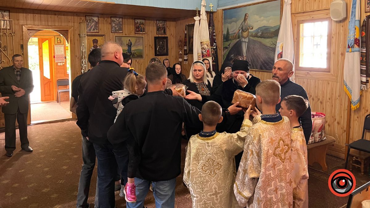 У Нижньому Вербіжі освятили пам'ятник на могилі Героя Михайла Гаєвого 5