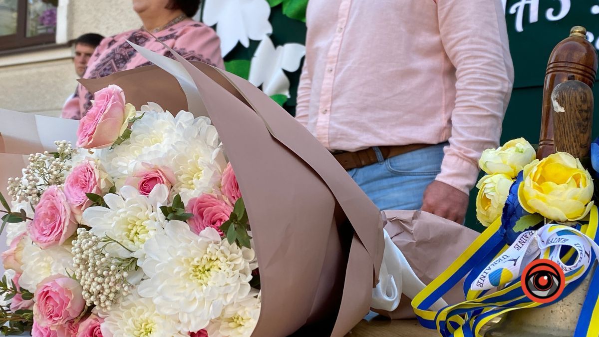 У Коломийському ліцеї №9 пролунав останній дзвінок 23