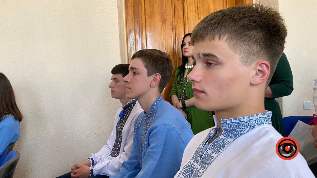 У Коломийському ліцеї №9 пролунав останній дзвінок 5