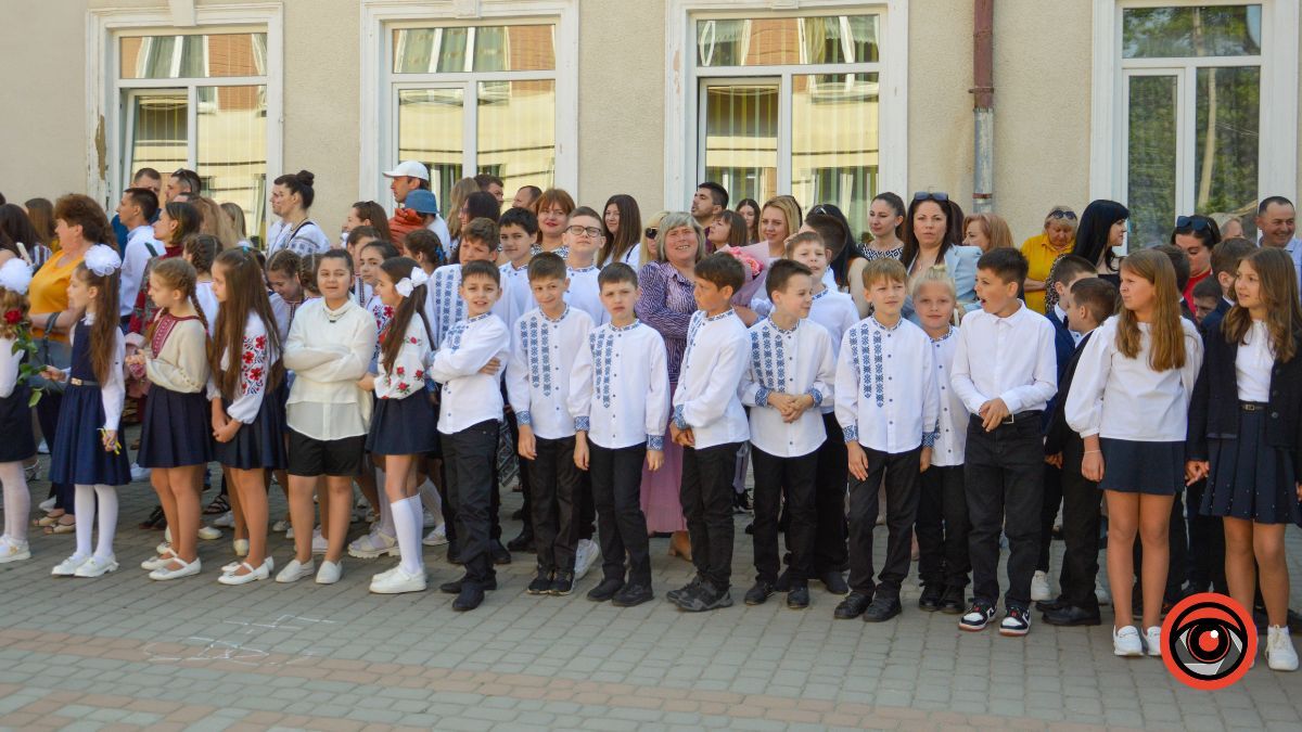 Останній дзвоник пролунав для учнів Коломийського ліцею №5 7
