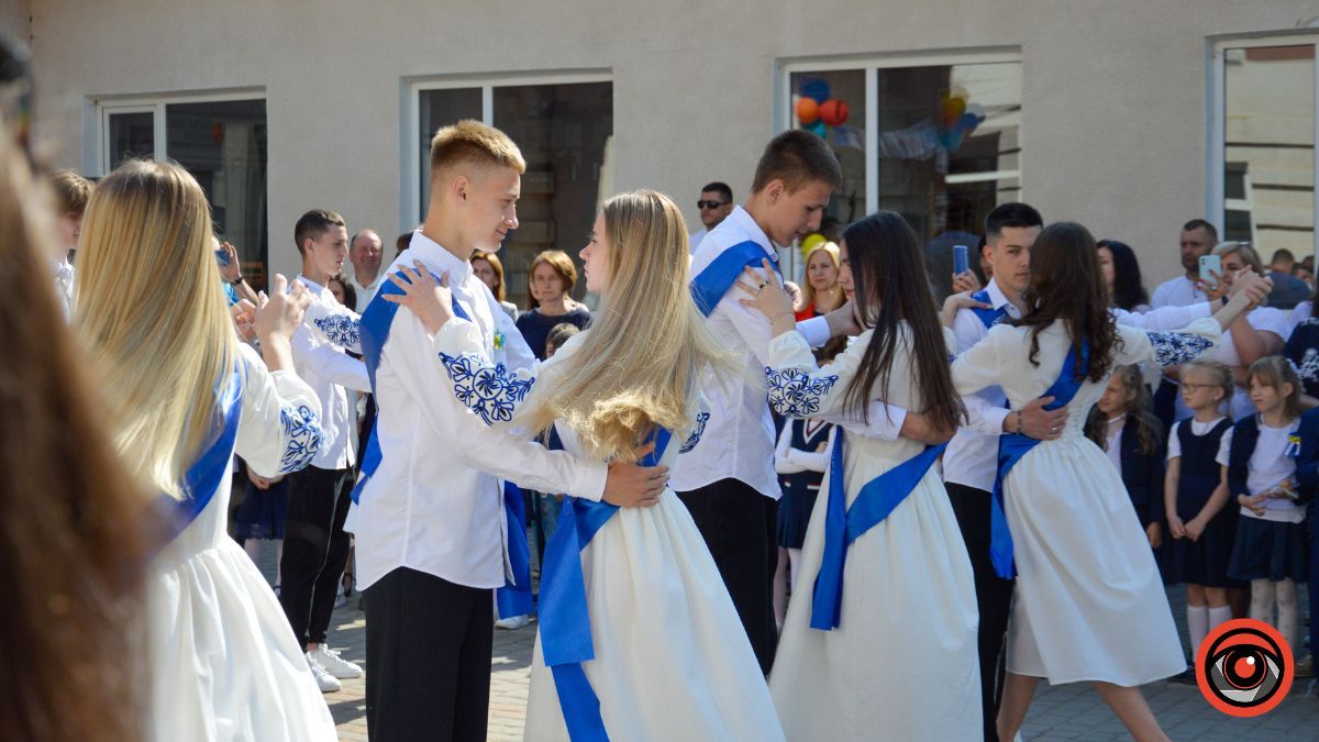 Останній дзвоник пролунав для учнів Коломийського ліцею №5 21