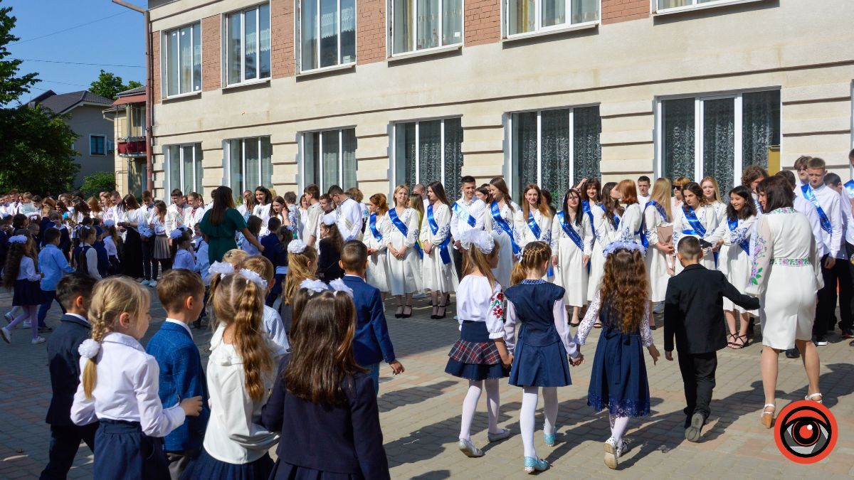 Останній дзвоник пролунав для учнів Коломийського ліцею №5 15