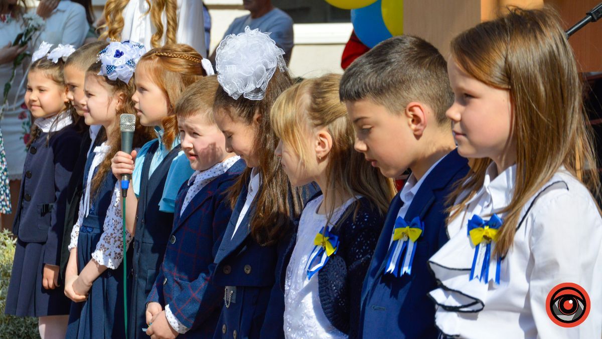 Останній дзвоник пролунав для учнів Коломийського ліцею №5 17