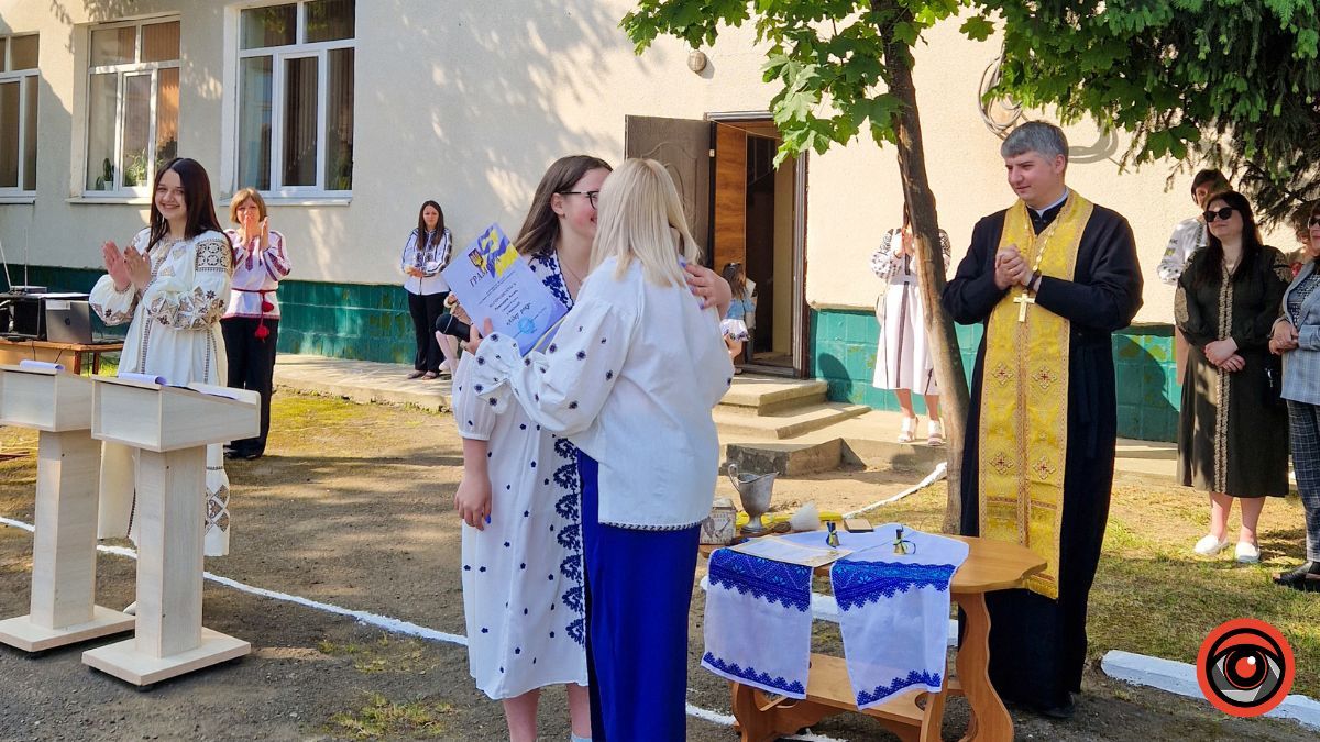 Як у Коломийській гімназії №7 пройшов останній дзвоник 7