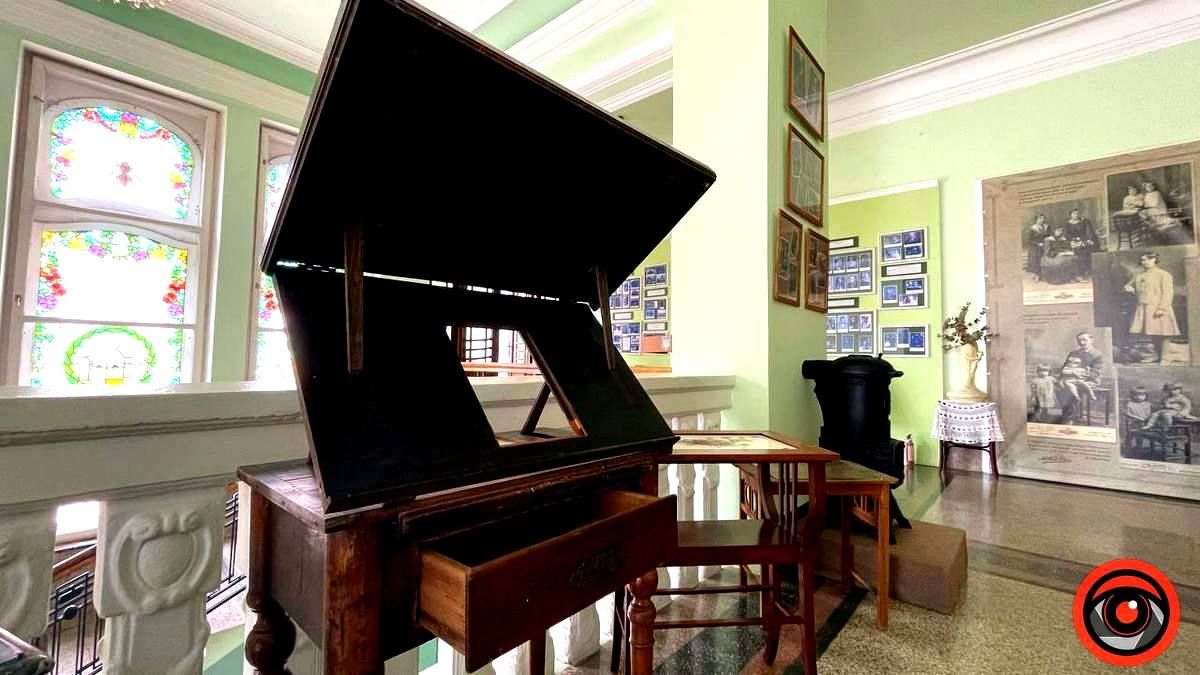 До свого свята Музей історії м. Коломиї проводить конкурс і кличе на фільм у сховищі