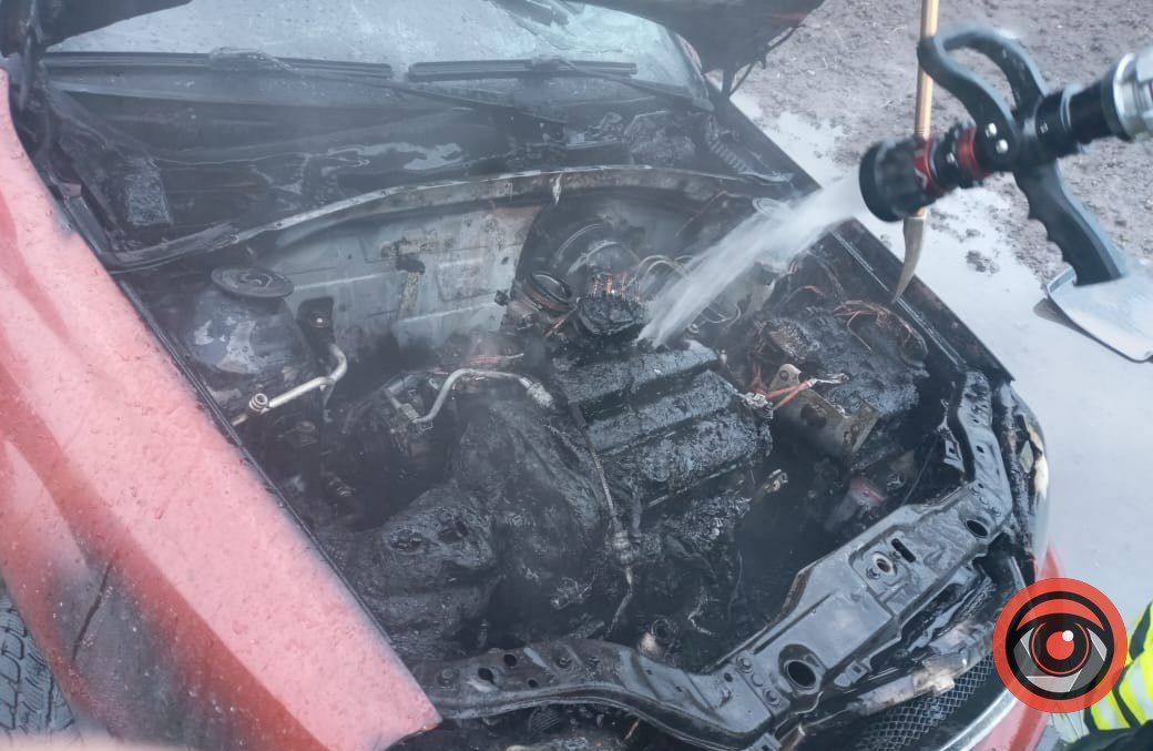 На Коломийщині спалахнув автомобіль 1