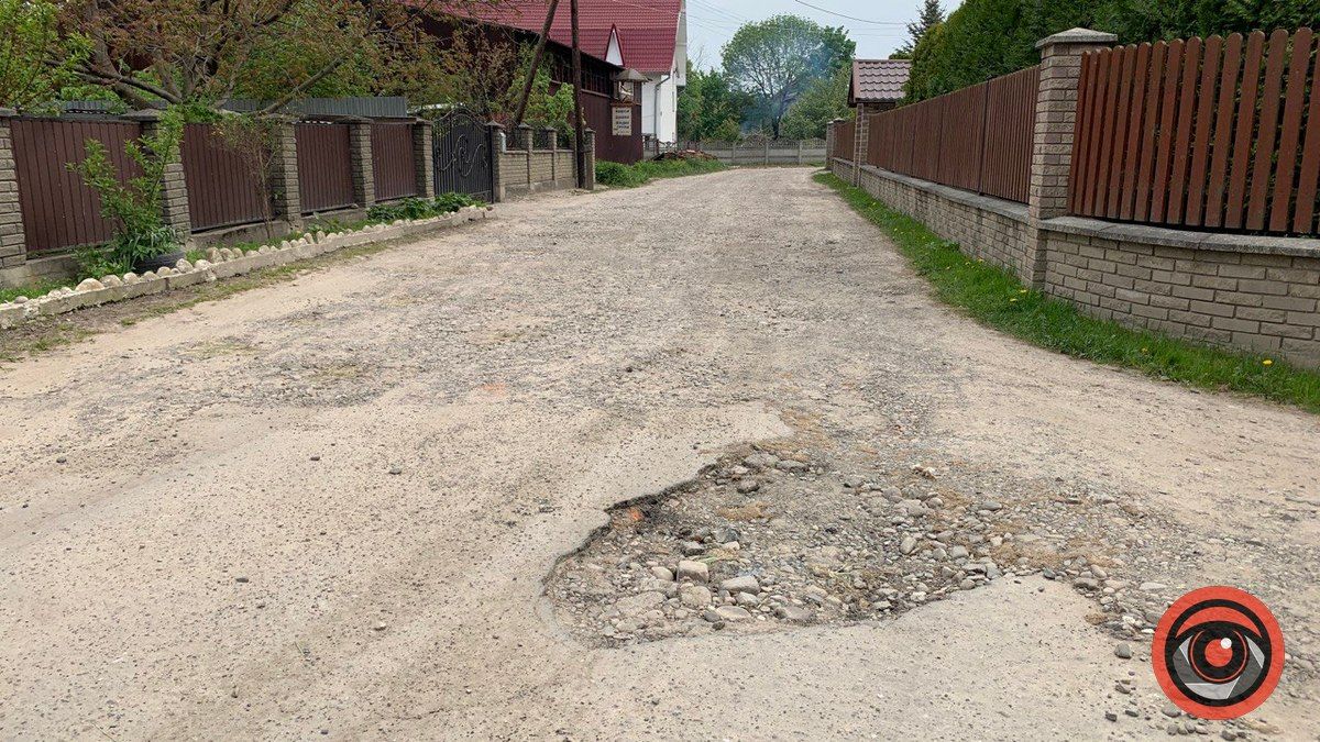 Коломияни закликають заасфальтувати вул. Залізняка 4