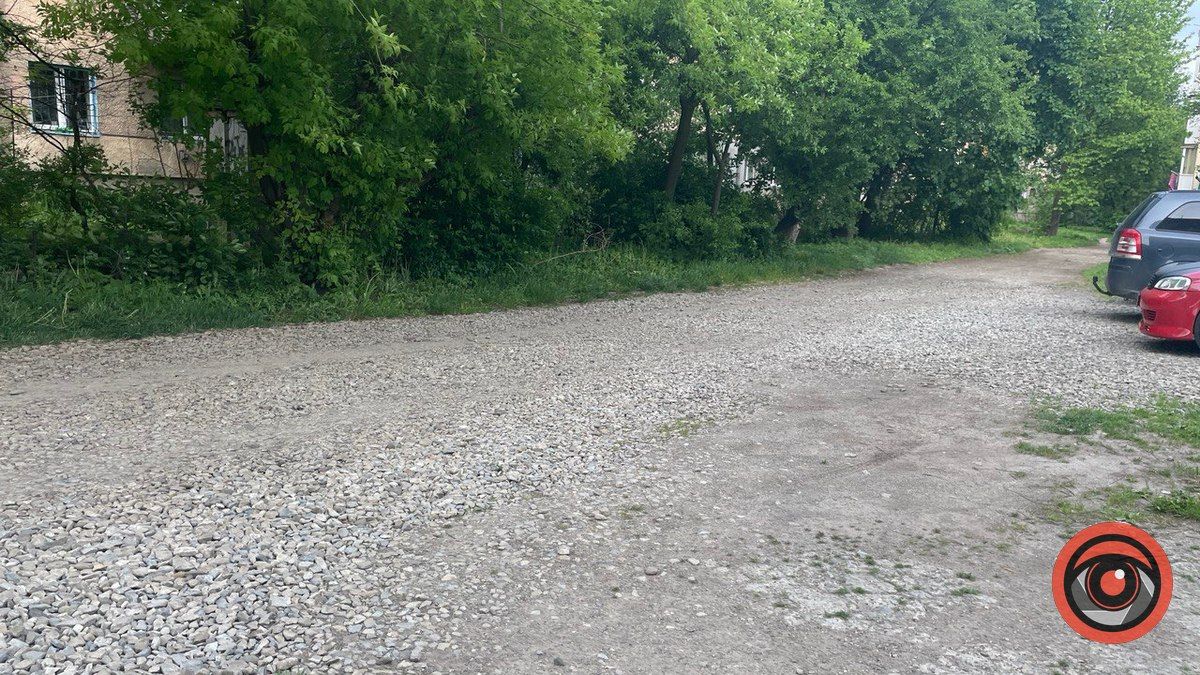 В мікрорайоні Лисенка підсипали більшість міжбудинкових заїздів 1