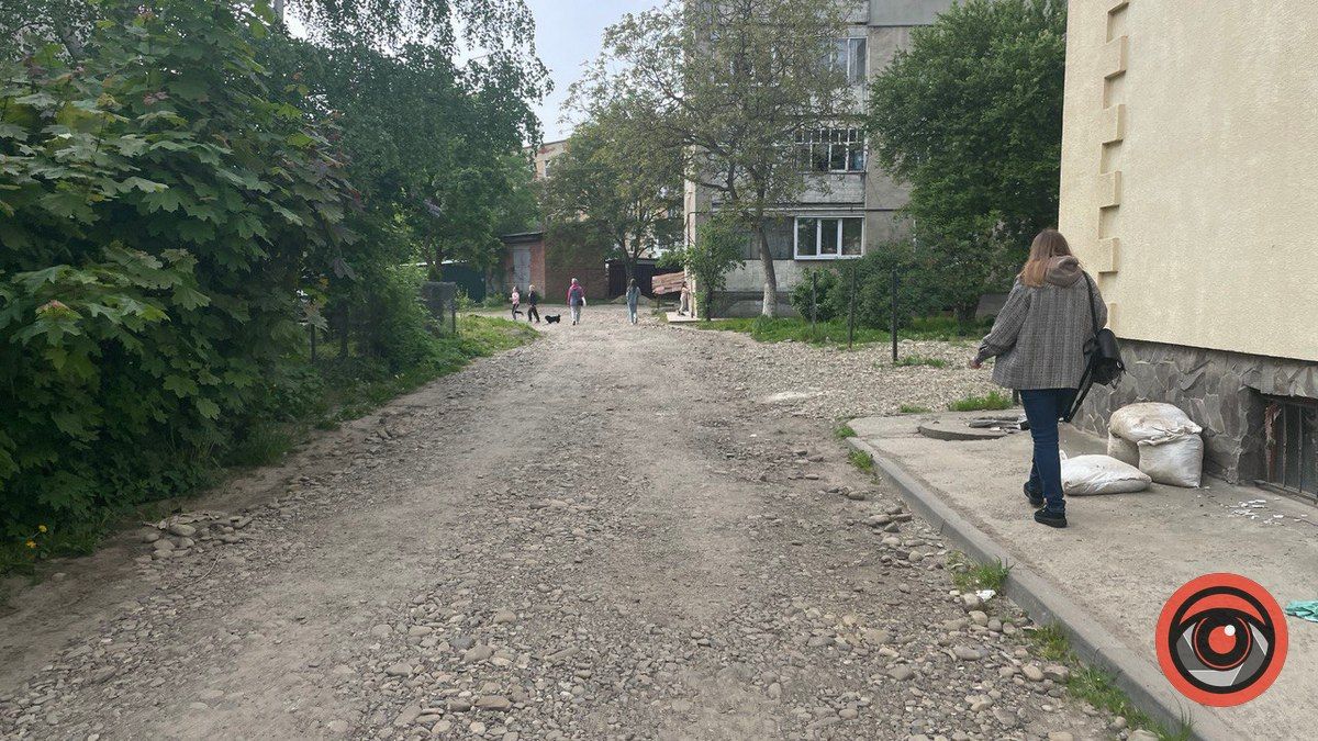 В мікрорайоні Лисенка підсипали більшість міжбудинкових заїздів 2