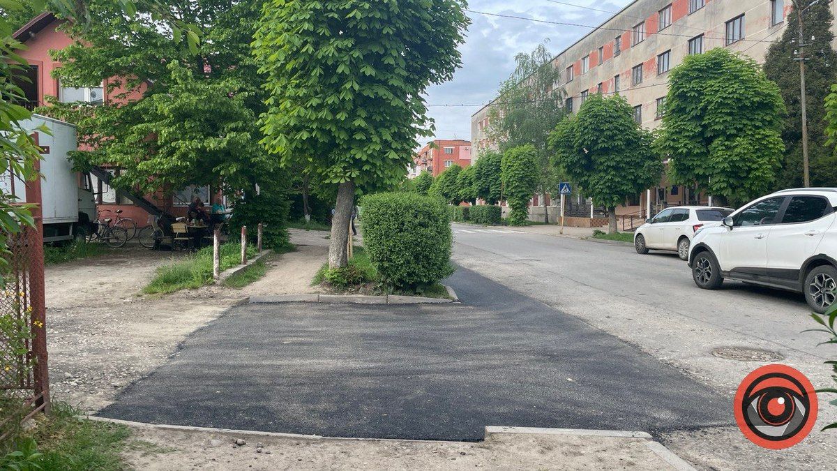 В мікрорайоні Лисенка підсипали більшість міжбудинкових заїздів 4