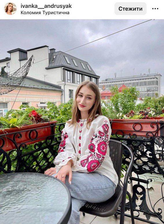 Instagram наповнився світлинами коломиян у вишиванках 8