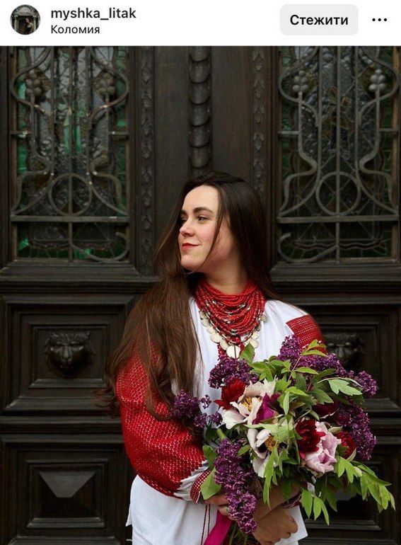Instagram наповнився світлинами коломиян у вишиванках 10
