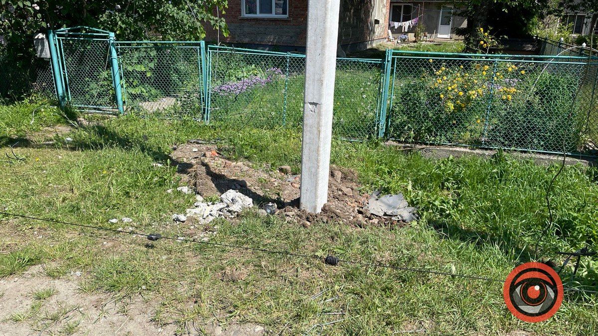 У Коломиї замінюють пошкоджену внаслідок ДТП електроопору 3