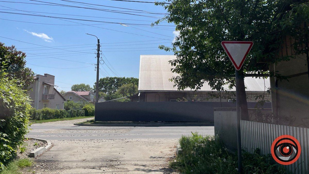 Коломияни пропонують встановити дорожнє дзеркало на небезпечному перехресті 1