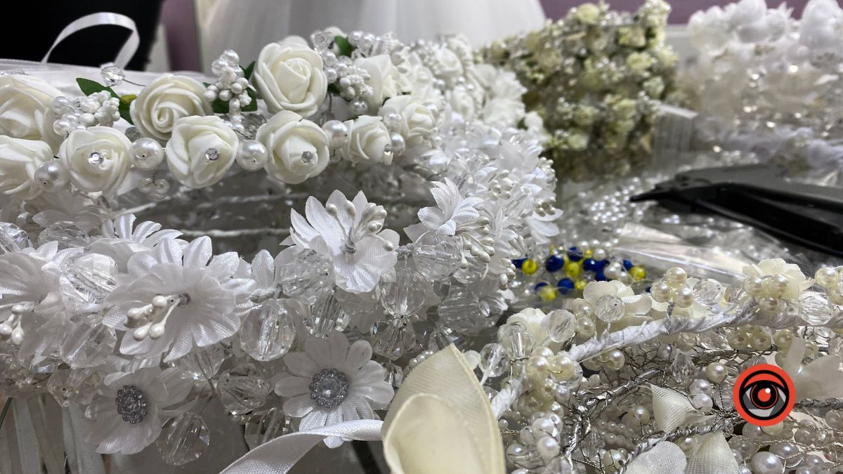 У скільки обійдеться зібрати дівчинку до Першого Причастя? 9