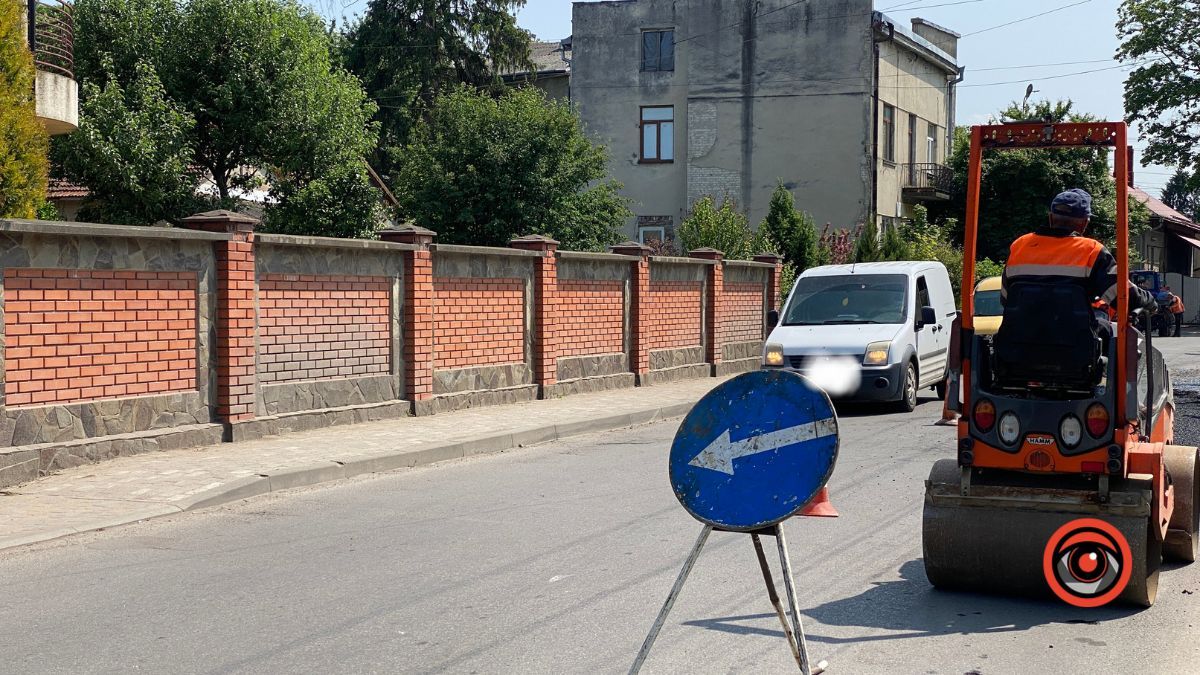 На вулиці Моцарта проводять ямковий ремонт 4