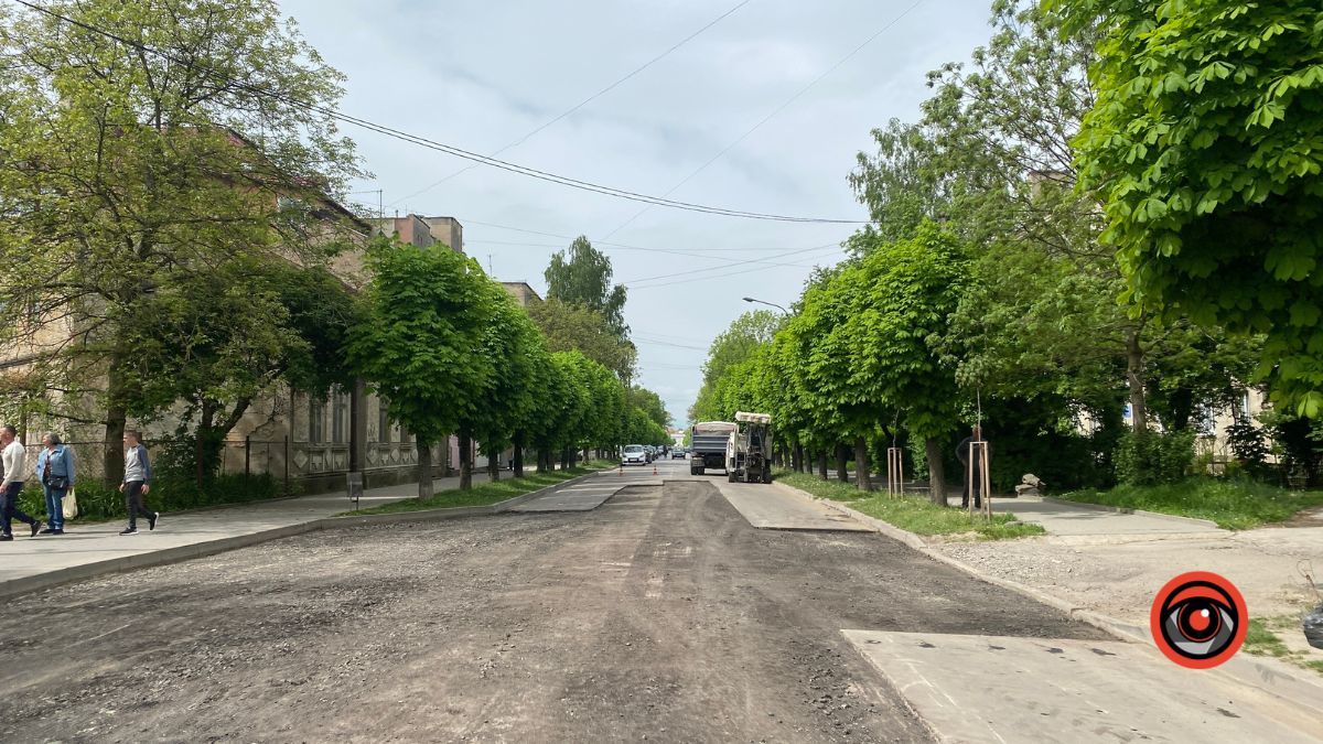 На вулиці Січових Стрільців триває ремонт: рух перекрито 5