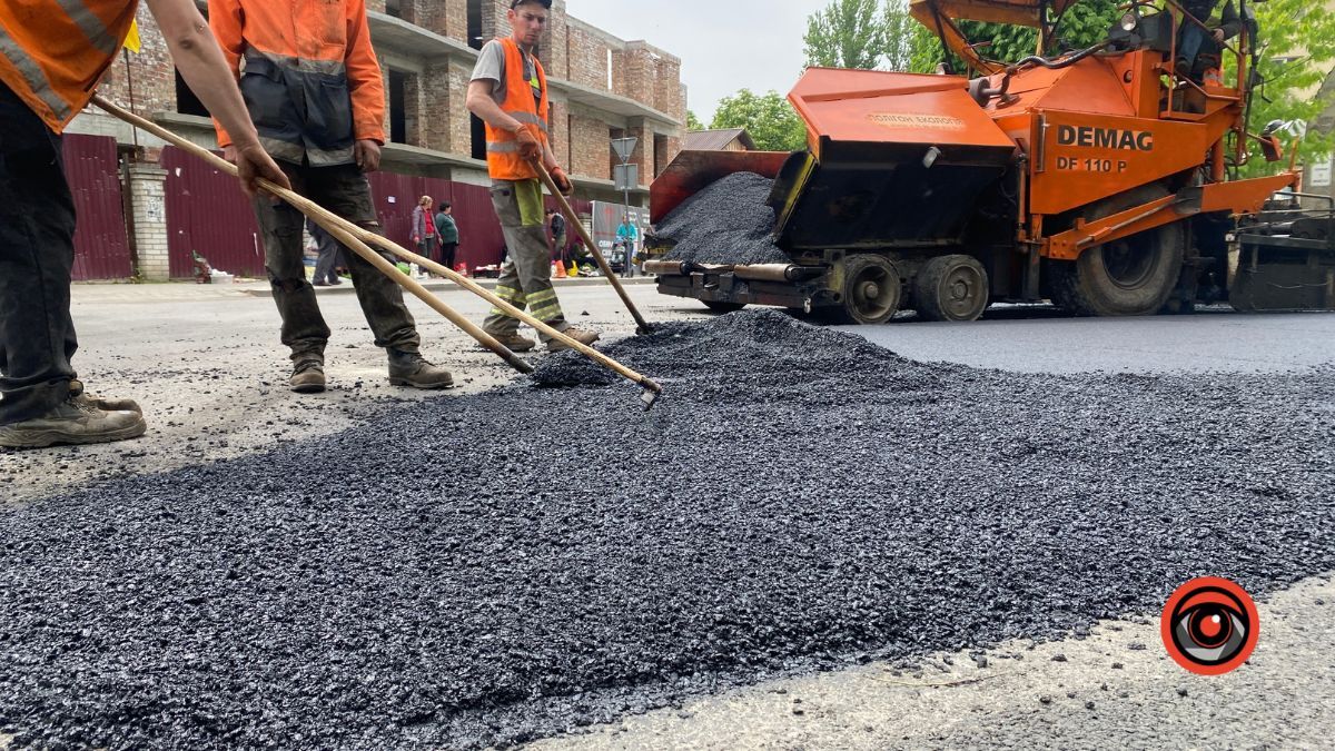 На вулиці Січових Стрільців триває ремонт: рух перекрито 3