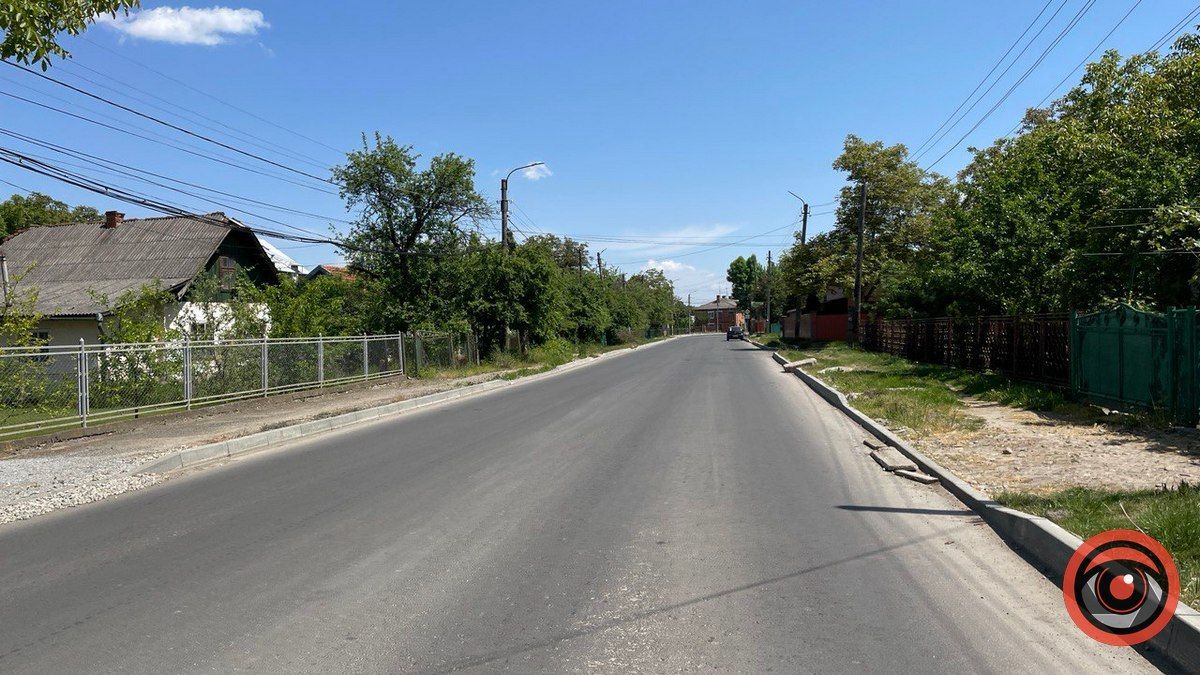 Машини ганяють, людям перейти - зась: на Старицького відсутні пішохідні переходи 1