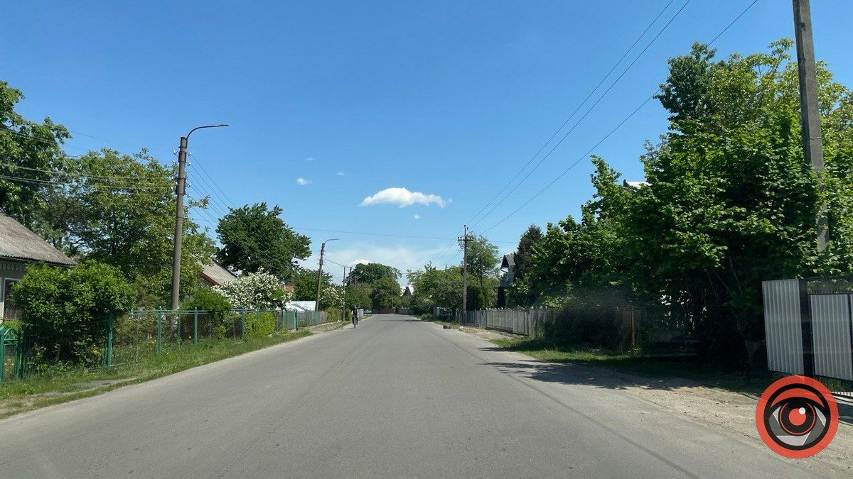 Машини ганяють, людям перейти - зась: на Старицького відсутні пішохідні переходи 5