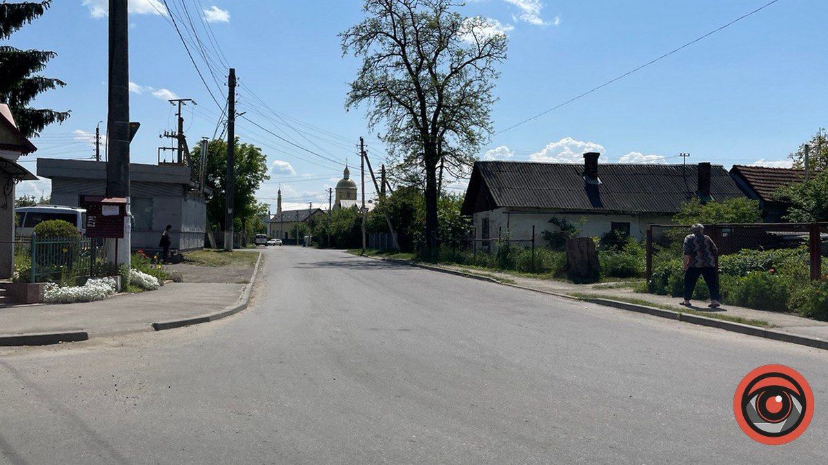 Машини ганяють, людям перейти - зась: на Старицького відсутні пішохідні переходи 7