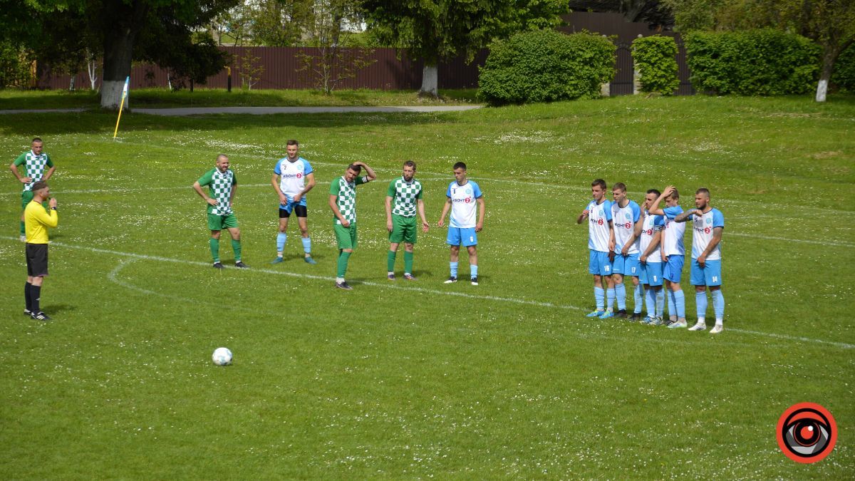 ФК "Варатик" зустрівся на полі з ФК "Карпати-Кути" 8