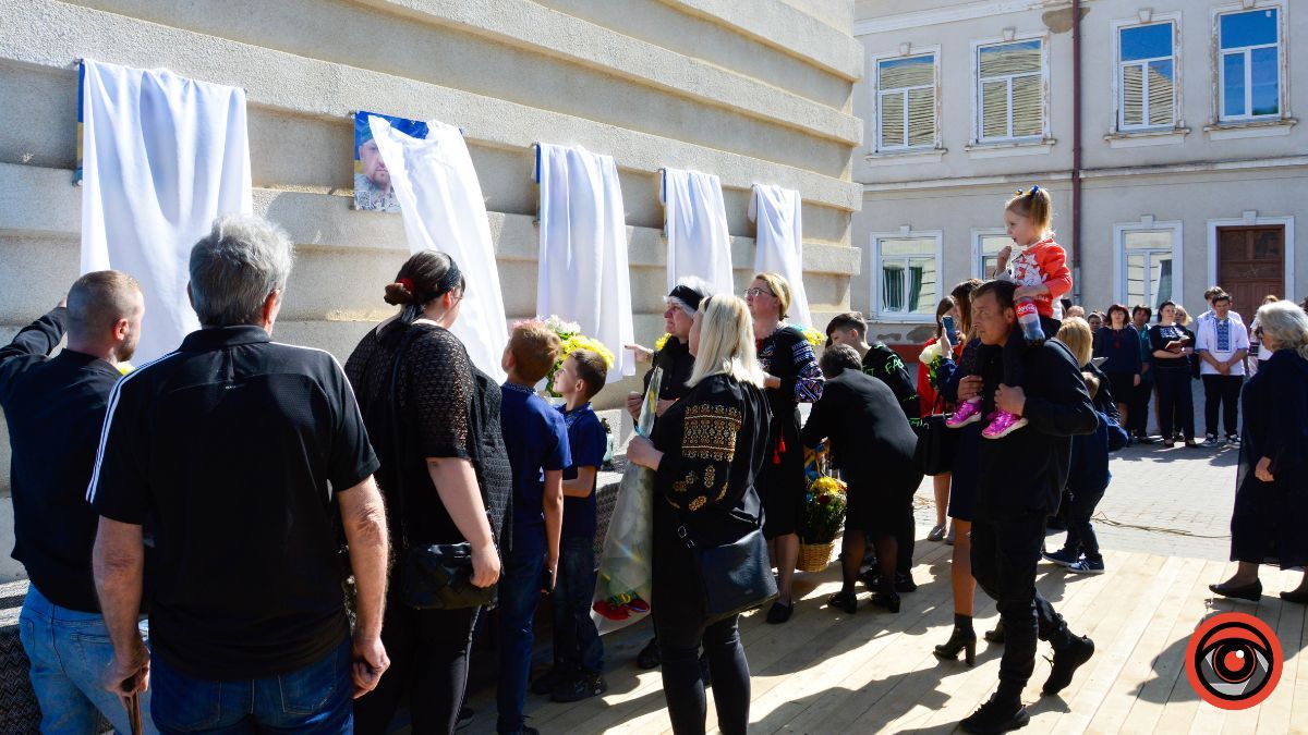 У Коломийському ліцеї №5 відкрили меморіальні дошки загиблим Героям 2
