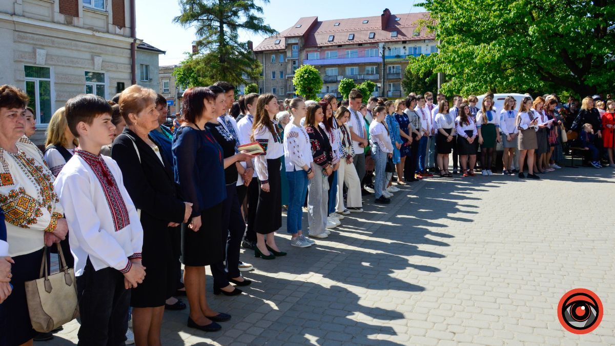 У Коломийському ліцеї №5 відкрили меморіальні дошки загиблим Героям 19