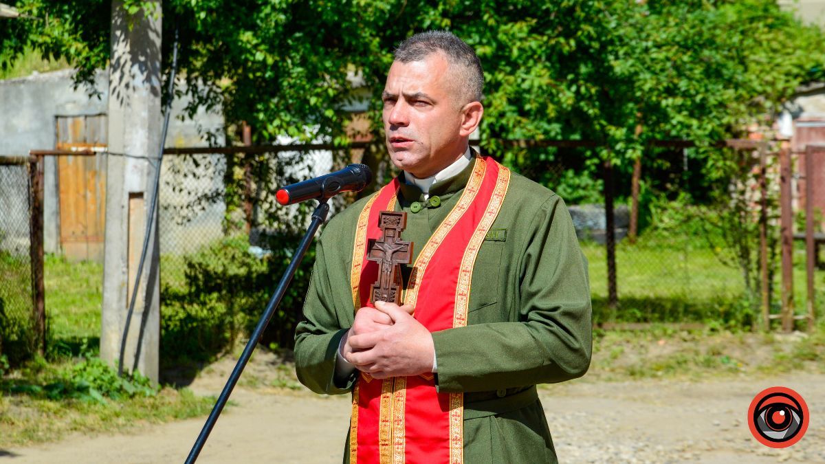 У Коломийському ліцеї №5 відкрили меморіальні дошки загиблим Героям 23