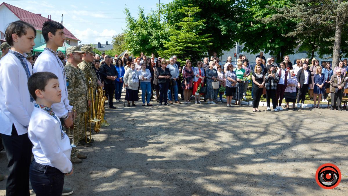 Стіну пам'яті випускникам-Героям відкрили у Коломийському ліцеї №7 9