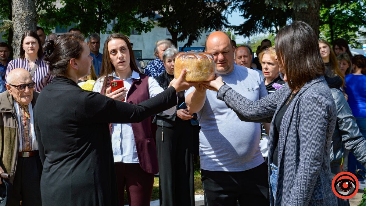 Стіну пам'яті випускникам-Героям відкрили у Коломийському ліцеї №7 15