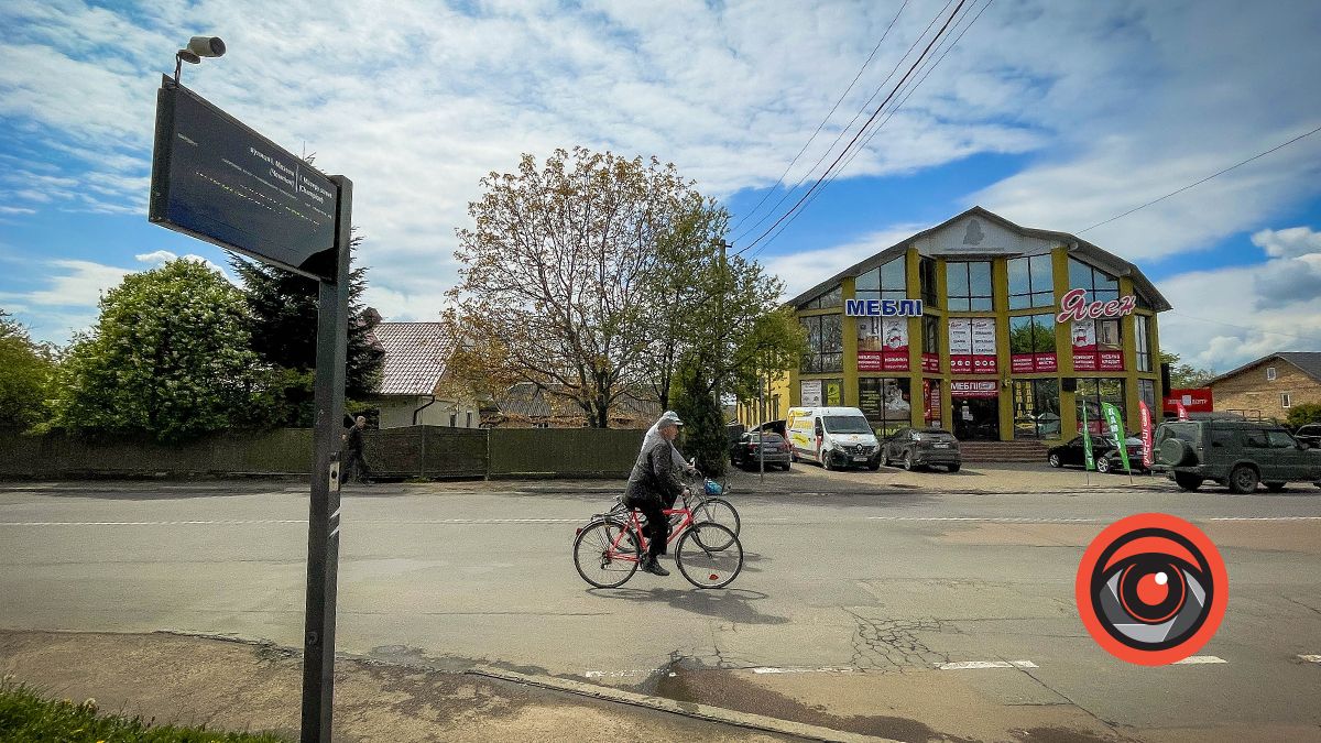 Ще один гарний телевізор: як працює табло руху громадського транспорту в Коломиї 2