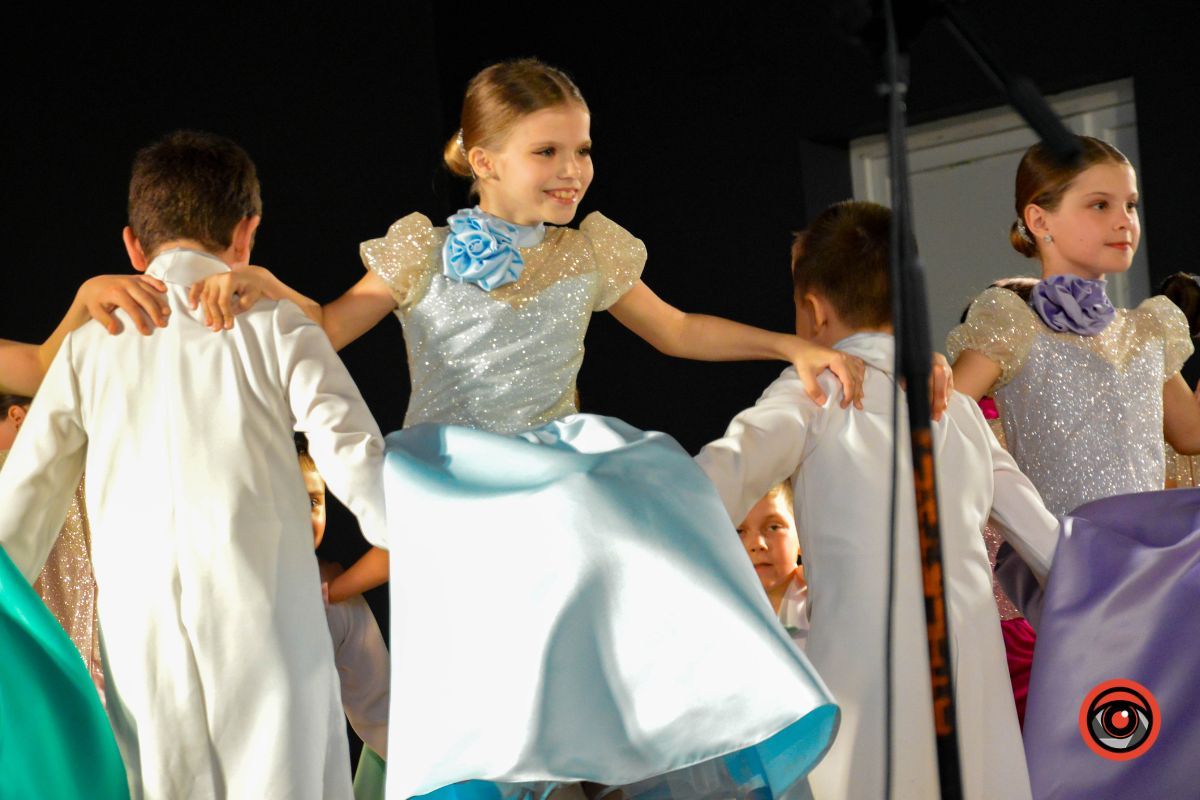 У Коломийській філармонії відбувся звітний концерт центру позашкільної освіти | Фоторепортаж 20