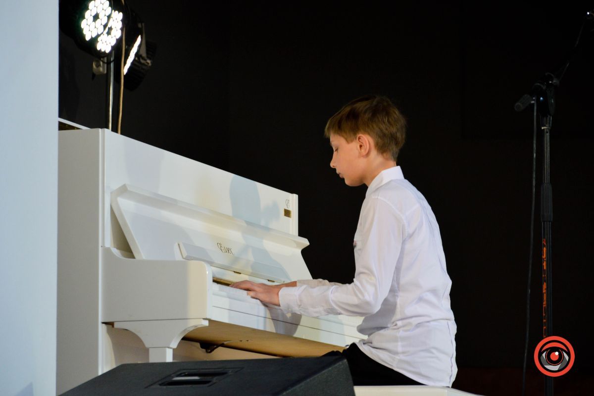 У Коломийській філармонії відбувся звітний концерт центру позашкільної освіти | Фоторепортаж 11