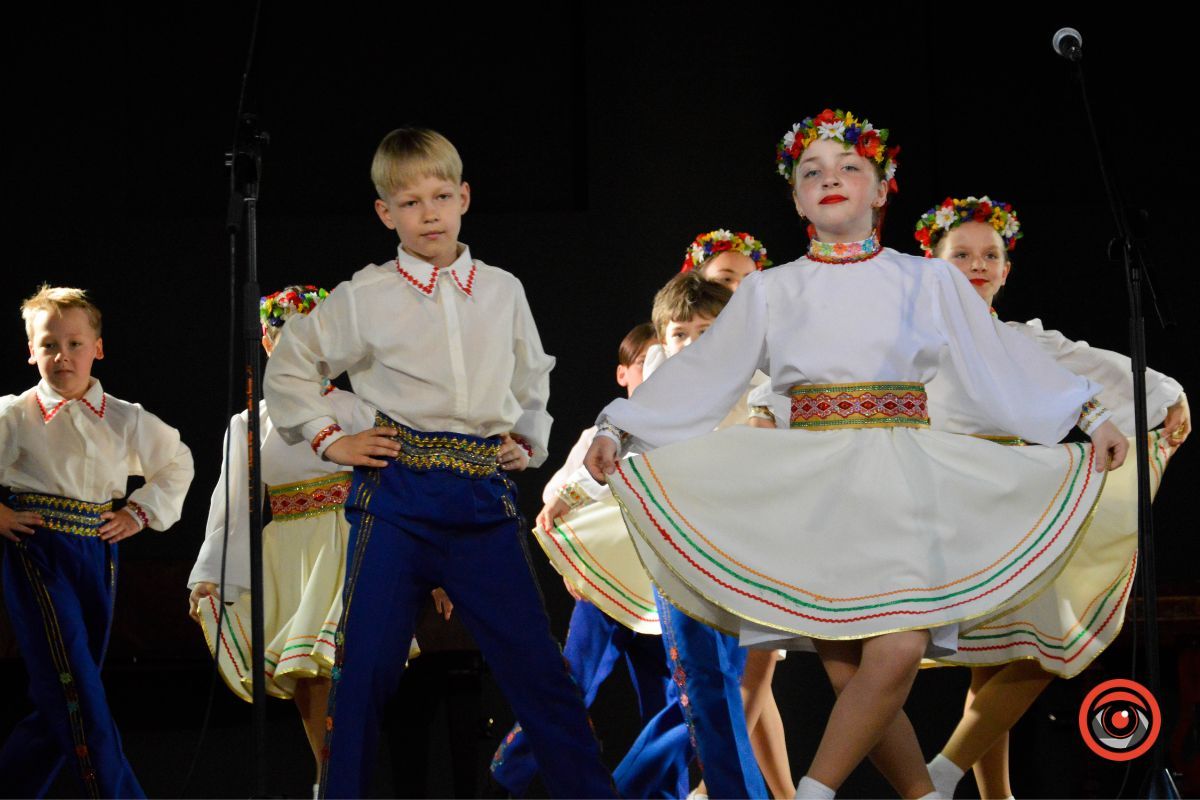 У Коломийській філармонії відбувся звітний концерт центру позашкільної освіти | Фоторепортаж 15