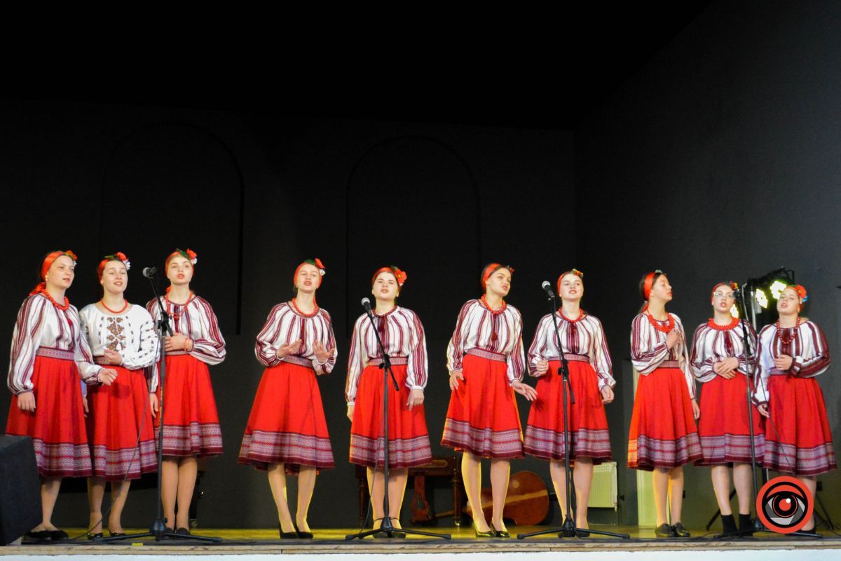 У Коломийській філармонії відбувся звітний концерт центру позашкільної освіти | Фоторепортаж 16