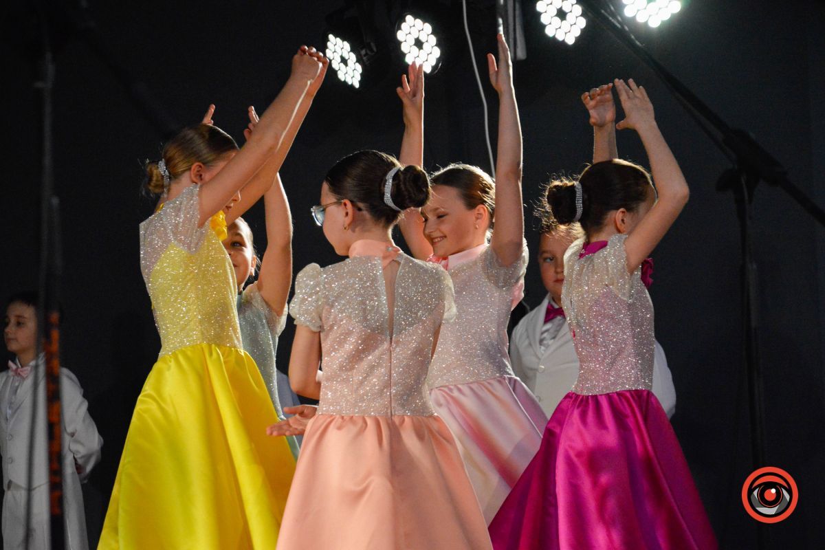 У Коломийській філармонії відбувся звітний концерт центру позашкільної освіти | Фоторепортаж 17