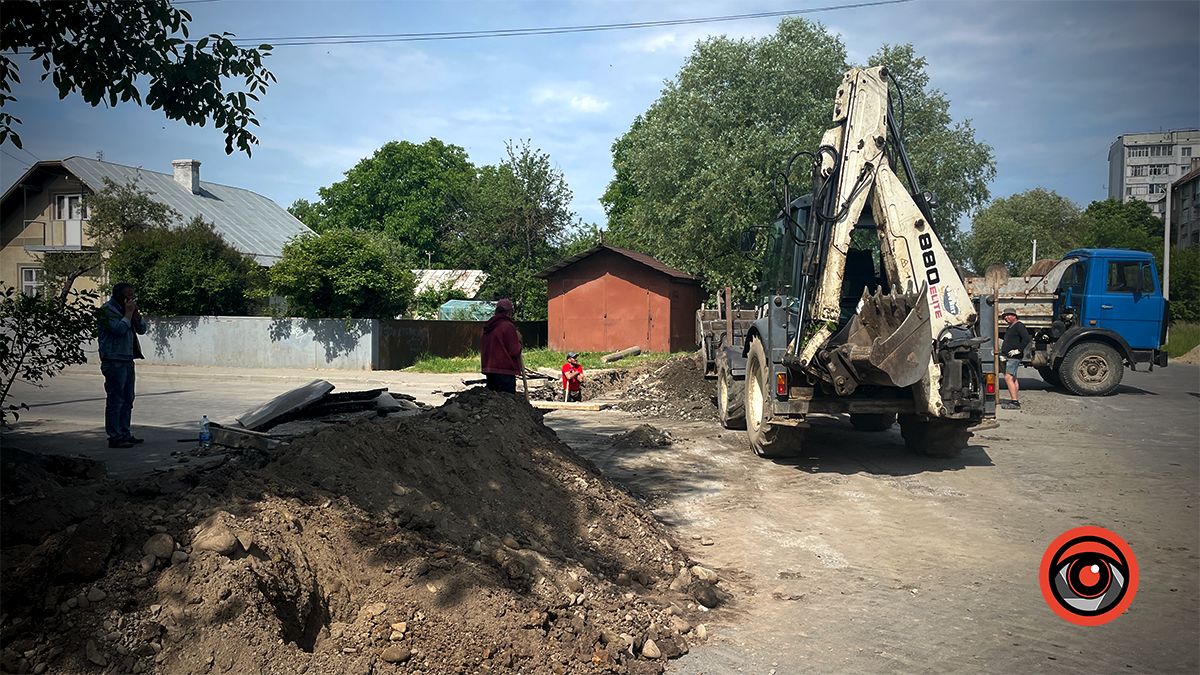 На перехресті Хмельницького-Моцарта тривають ремонтні роботи 2