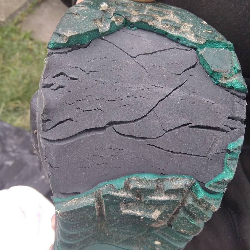 Волонтери БФ "Крокус" шоковані станом деяких речей, які передали коломияни 3