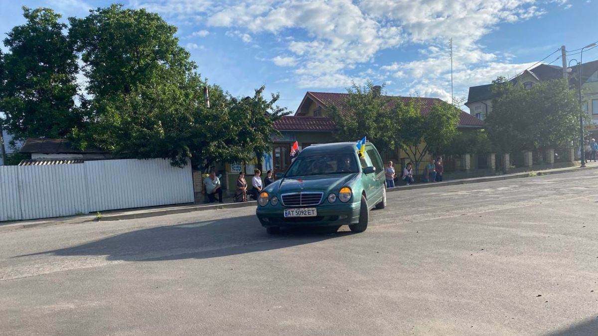 Городенківська громада віддала шану воїну Дмитру Демчуку 1