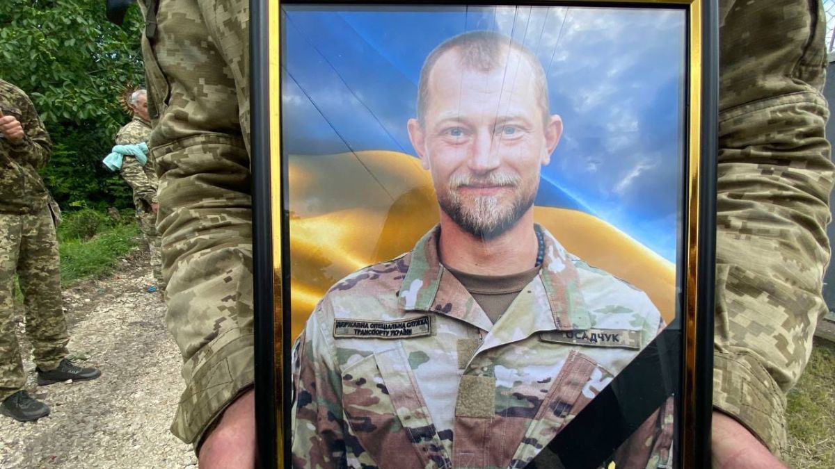 На Городенківщині попрощалися з Героєм Романом Осадчуком 4