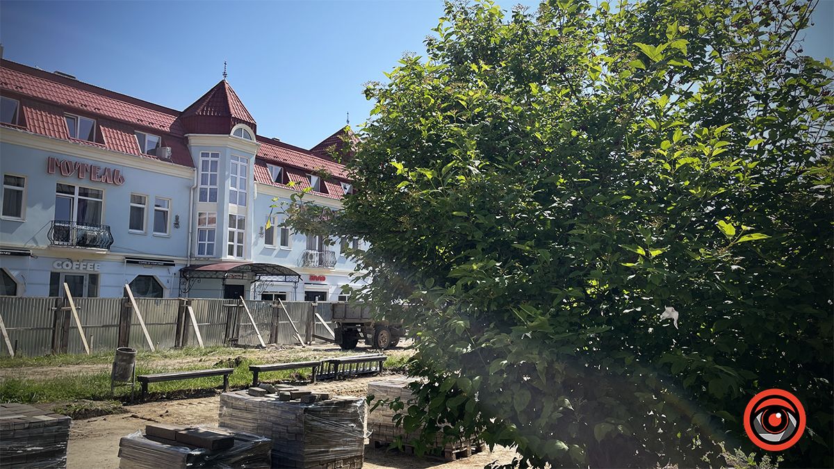 Як просувається реконструкція площі перед Писанкою 6