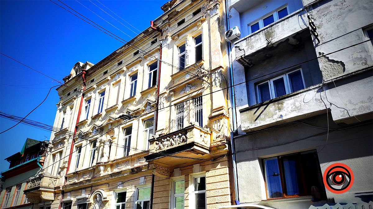 Мандруємо разом: загадкові й контрастні Чернівці 26