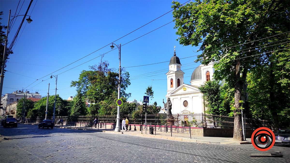 Мандруємо разом: загадкові й контрастні Чернівці 16
