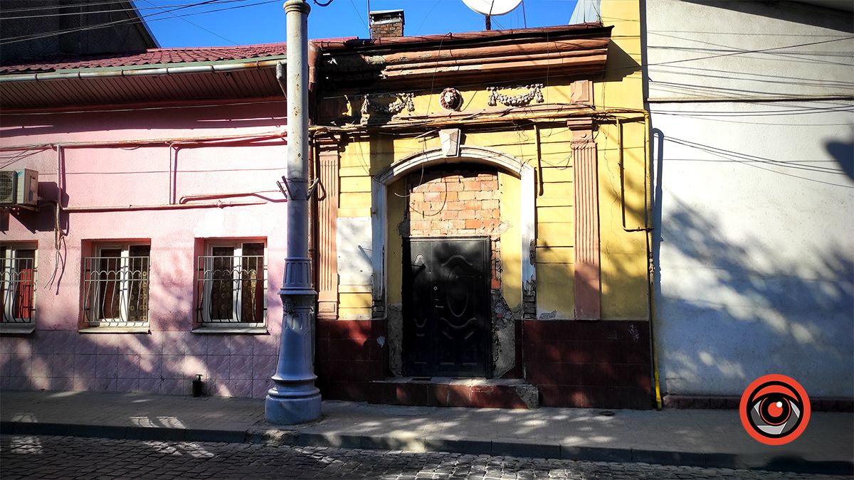 Мандруємо разом: загадкові й контрастні Чернівці 7