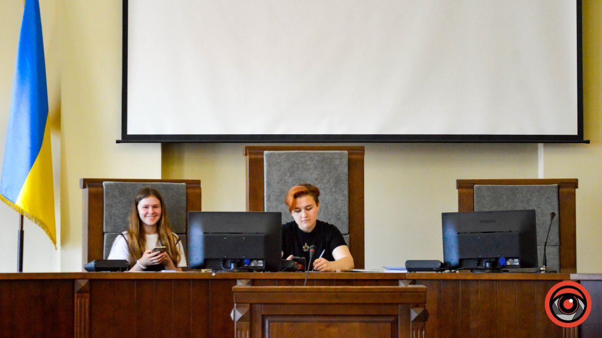 У Коломиї відбулися публічні молодіжні дебати з нагоди Дня Конституції України 13