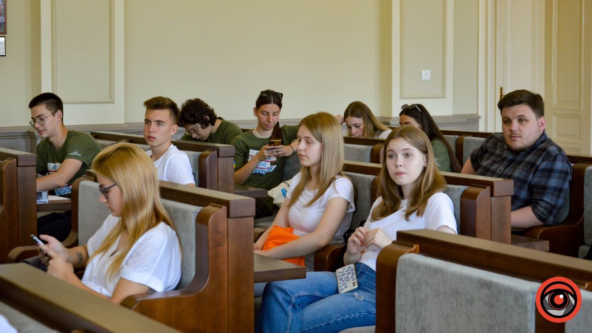 У Коломиї відбулися публічні молодіжні дебати з нагоди Дня Конституції України 7