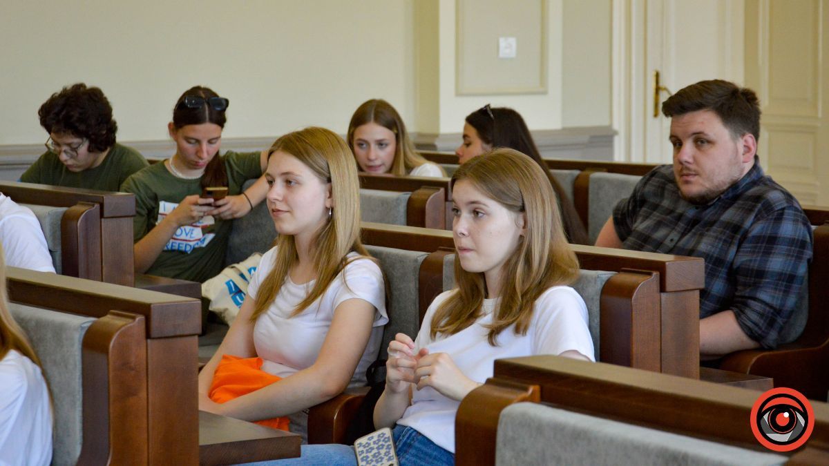 У Коломиї відбулися публічні молодіжні дебати з нагоди Дня Конституції України 10